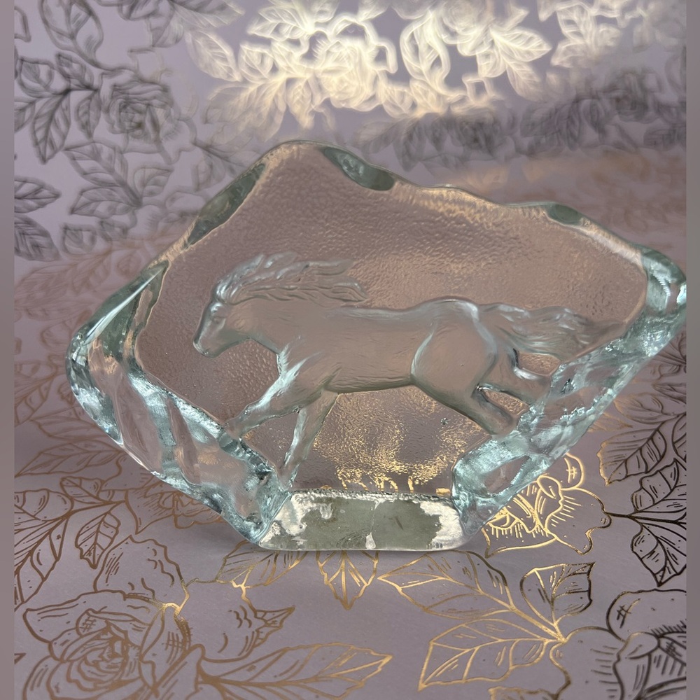 Crystal glass horse art piece (*B)